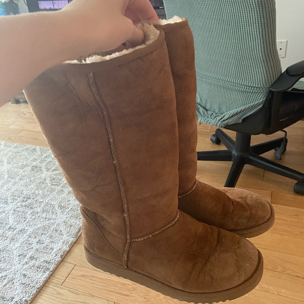 Tall Classic Chestnut Ugg boots size 9